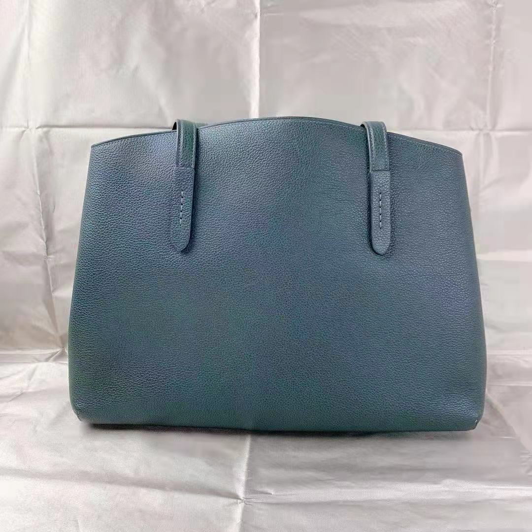 Coach 40 Handbag leather U812615
