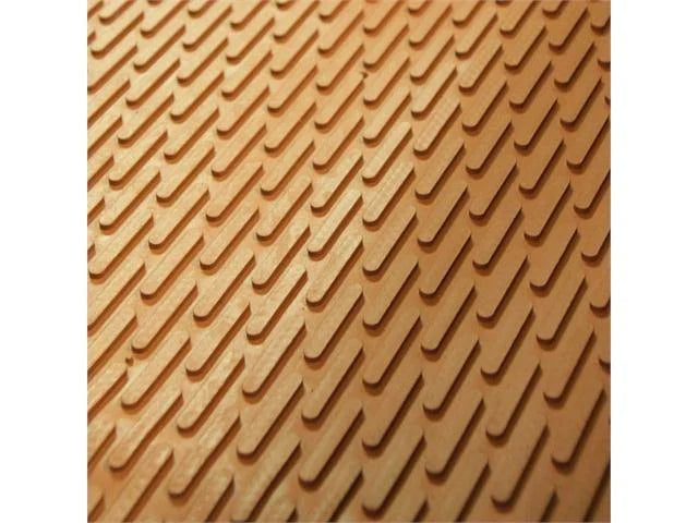 Red 1/4 x 22 x 34 x 22 x 8 Traction Mat R121624