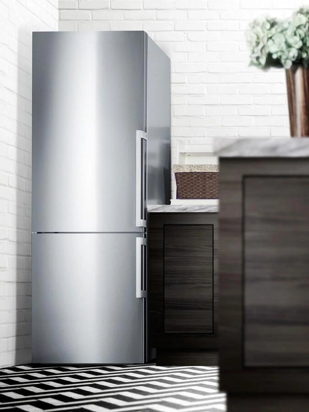 28 Energy Star Bottom Freezer Refrigerator with 16.4 cu. ft. Capacity in Stainless Steel U8297