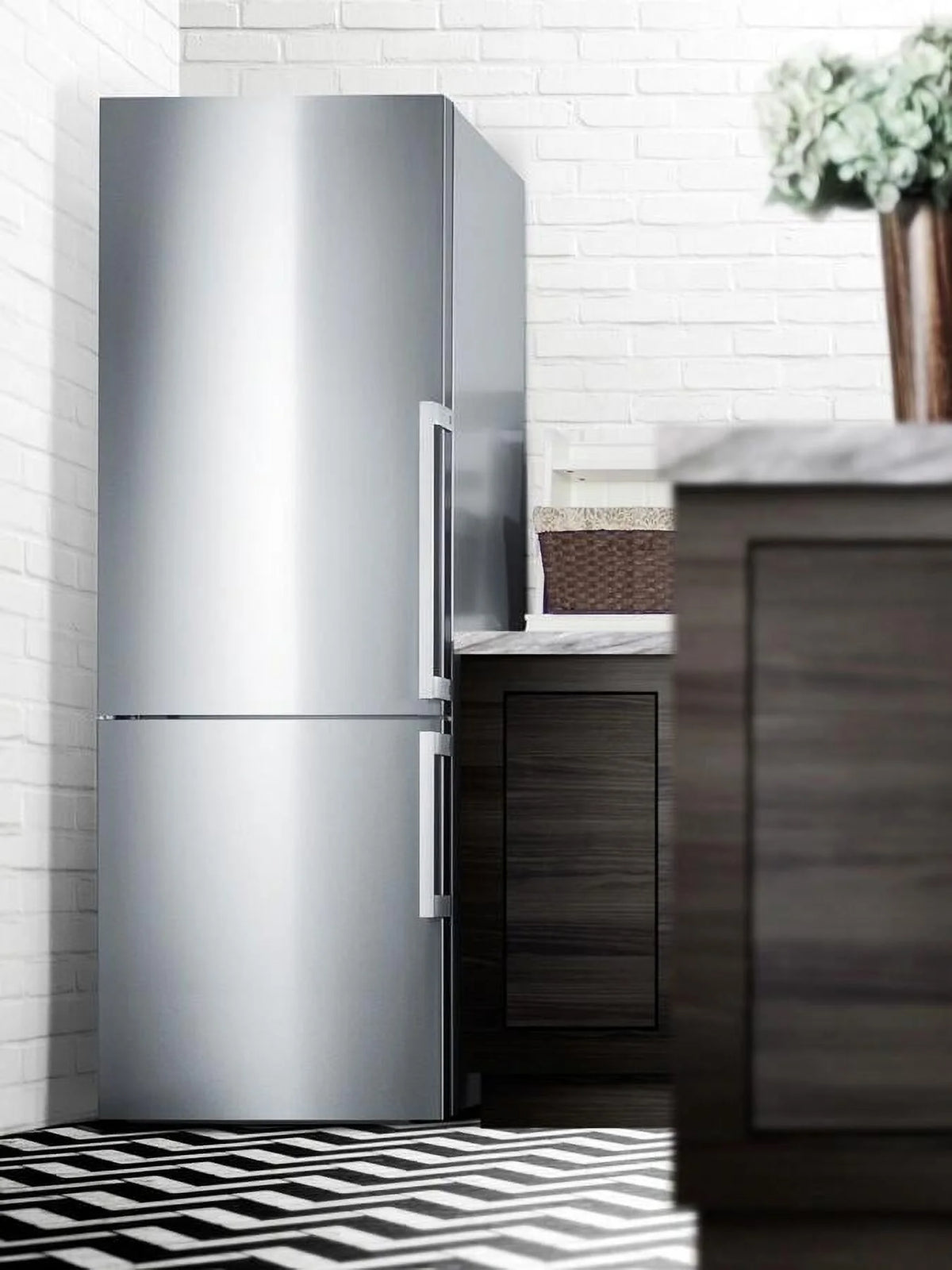 28 Energy Star Bottom Freezer Refrigerator with 16.4 cu. ft. Capacity in Stainless Steel U8297