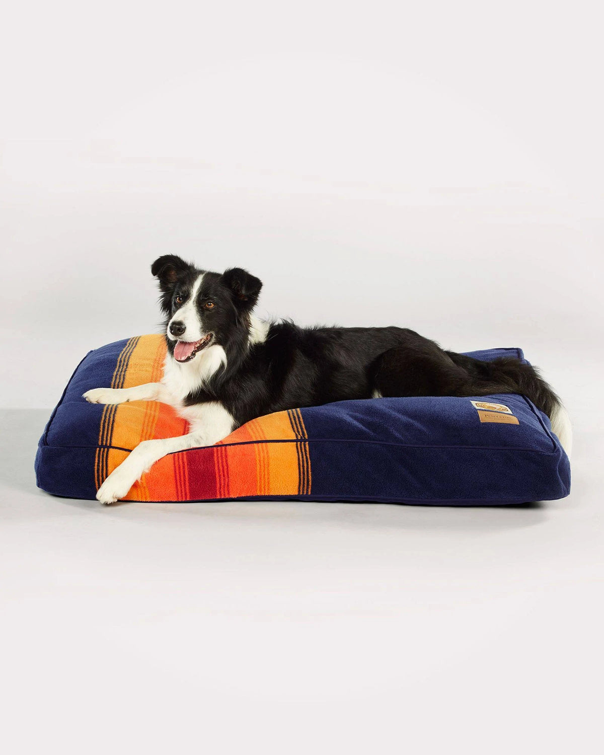 Medium Pet Bed M951107