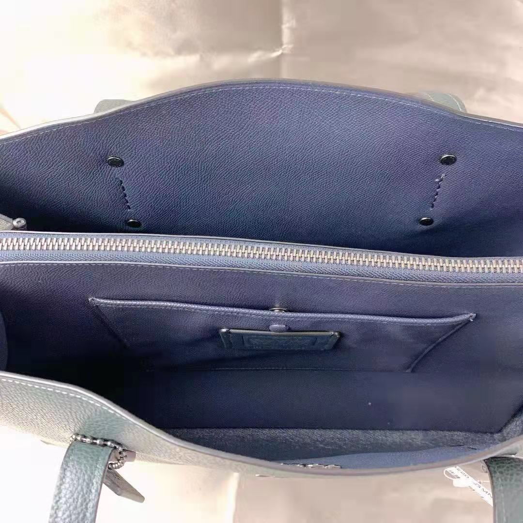 Coach 40 Handbag leather U812615