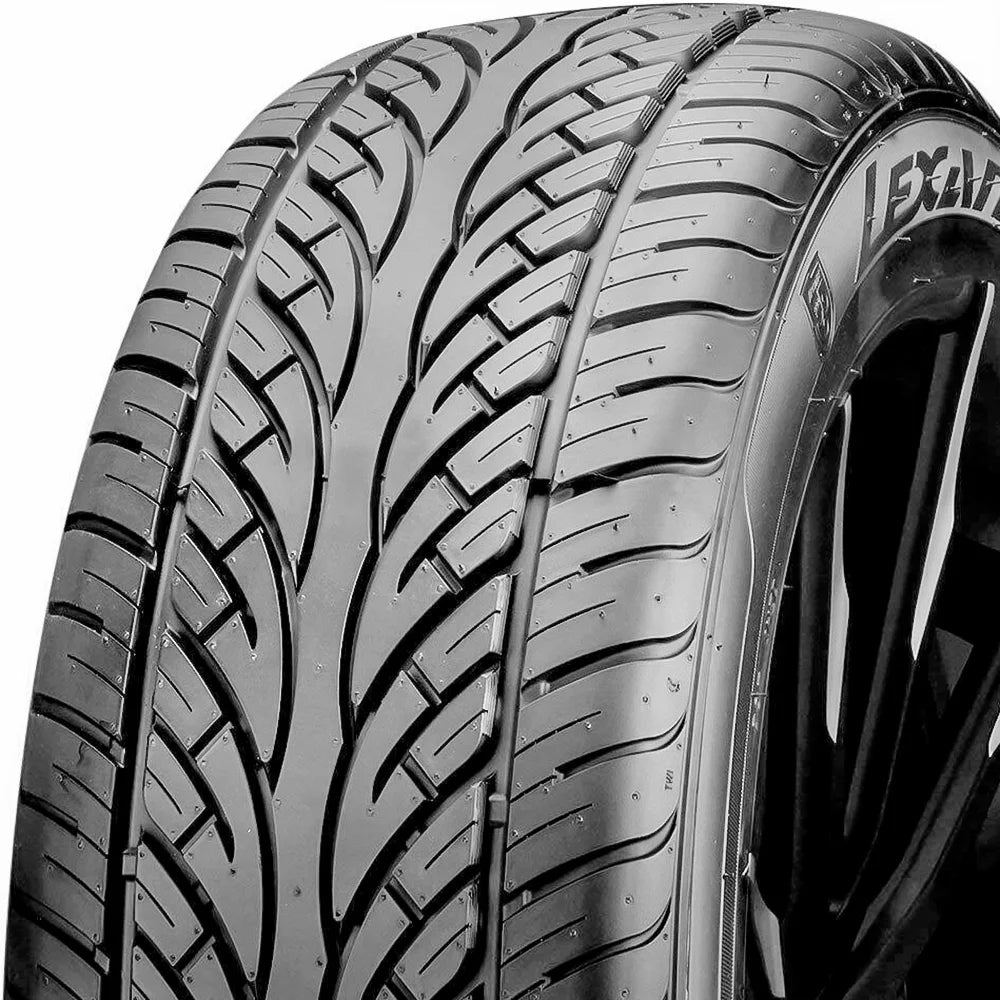 255/30ZR22 95W XL High Performance Tire P334181