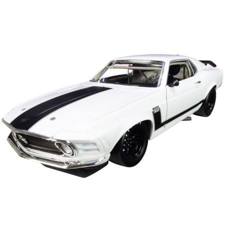 White 1/18 Diecast Car U71147